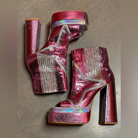 Starry Pink Platform Heels - Picture 1 of 3